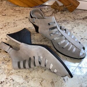 ARCHE $332 SOEXOR Comfort SANDALS Taupe Suede EU 39 US 8-8.5 France EUC